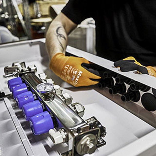 Prefabrikert skap i produksjon